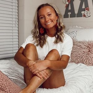 Meet your Posher, Addison